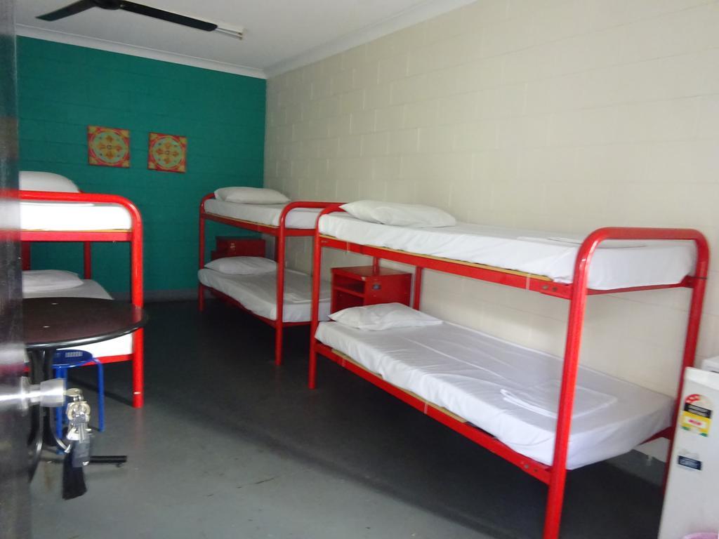 Adventurers Backpackers Hostel Таунсвил Стая снимка