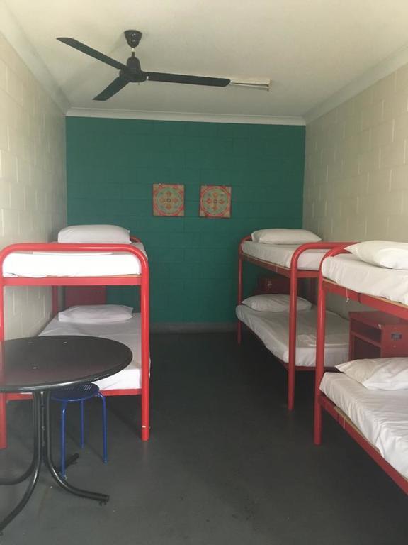 Adventurers Backpackers Hostel Таунсвил Екстериор снимка